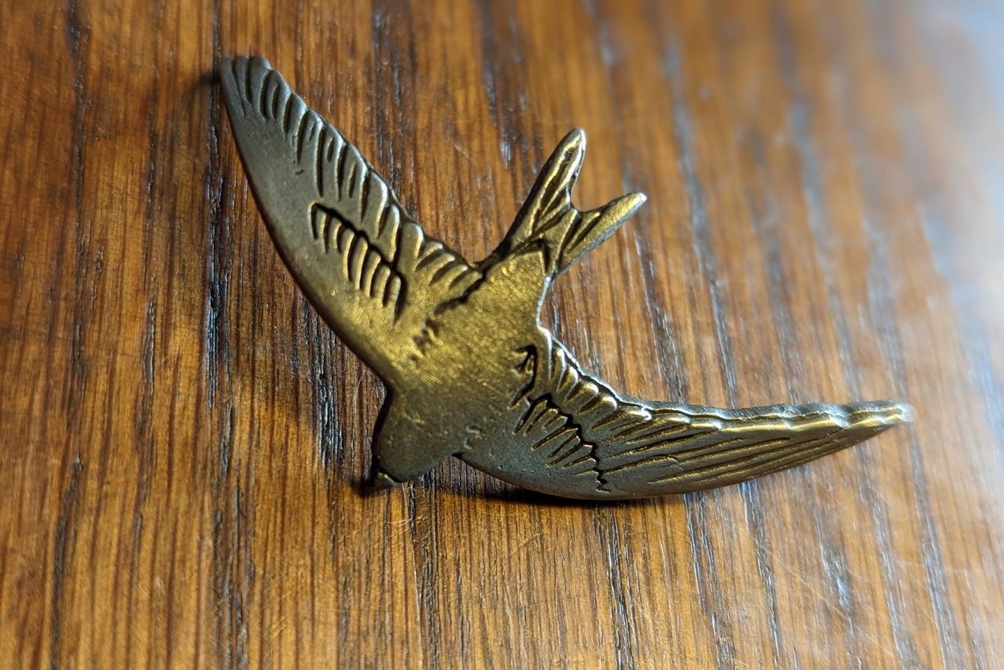 Singular Swift headbadge